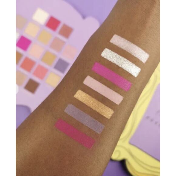 REVOLUTION Friends X Makeup Revolution Open The Door Eyeshadow Palette NIB - Picture 5 of 10